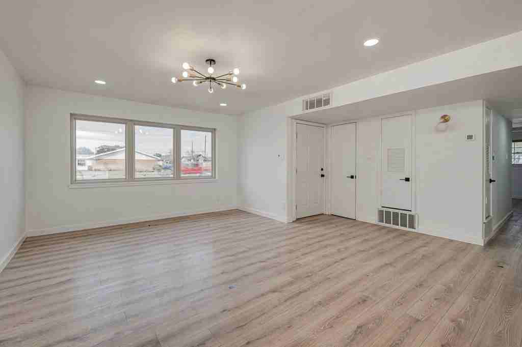 4601 Thomason Dr - Photo 7 of 36