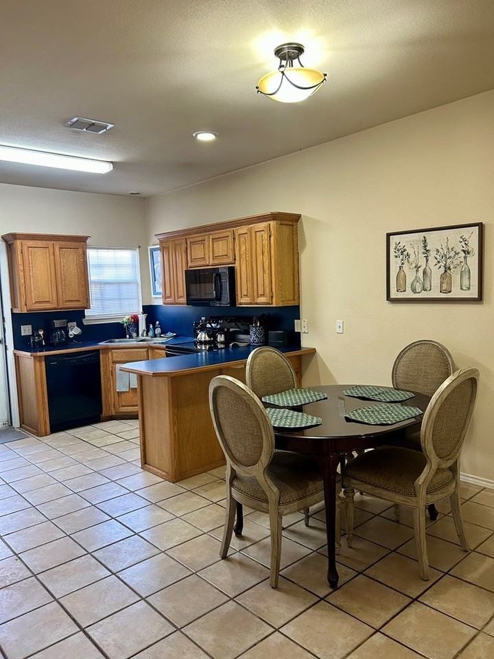 5108 Rainbow Rd Apt A - Photo 3 of 11