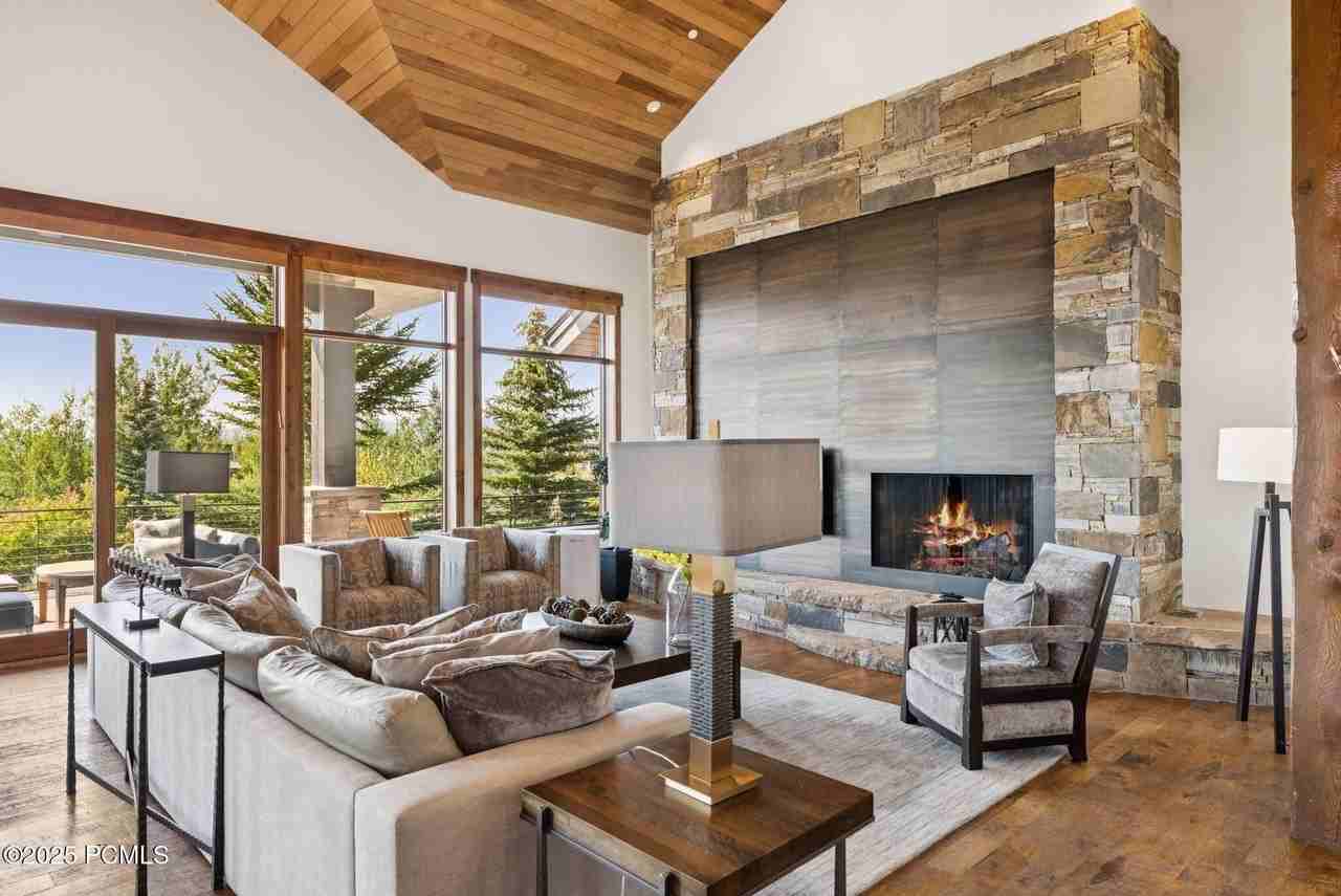 3280 Westview Trl - Photo 3 of 50