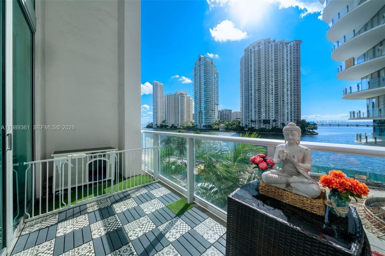 300 S Biscayne Blvd #4