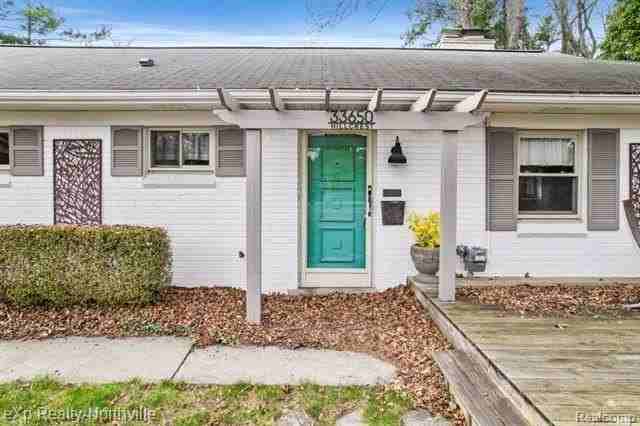 33650 Hillcrest Dr - Photo 3 of 50