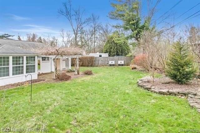 33650 Hillcrest Dr - Photo 7 of 50