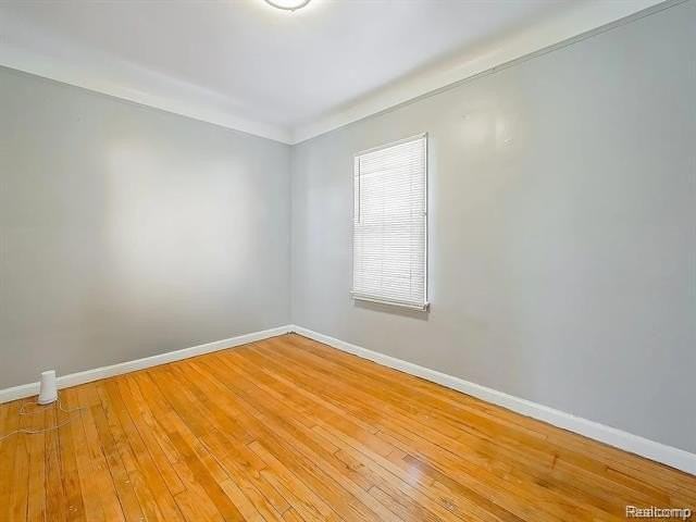 9744 Lakepointe St - Photo 2 of 19