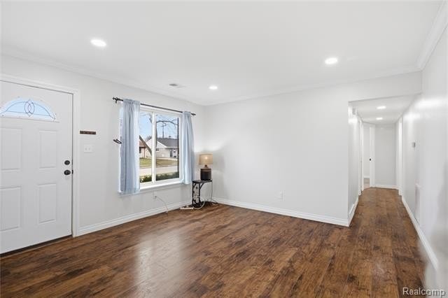 891 E Harwood Ave - Photo 4 of 16