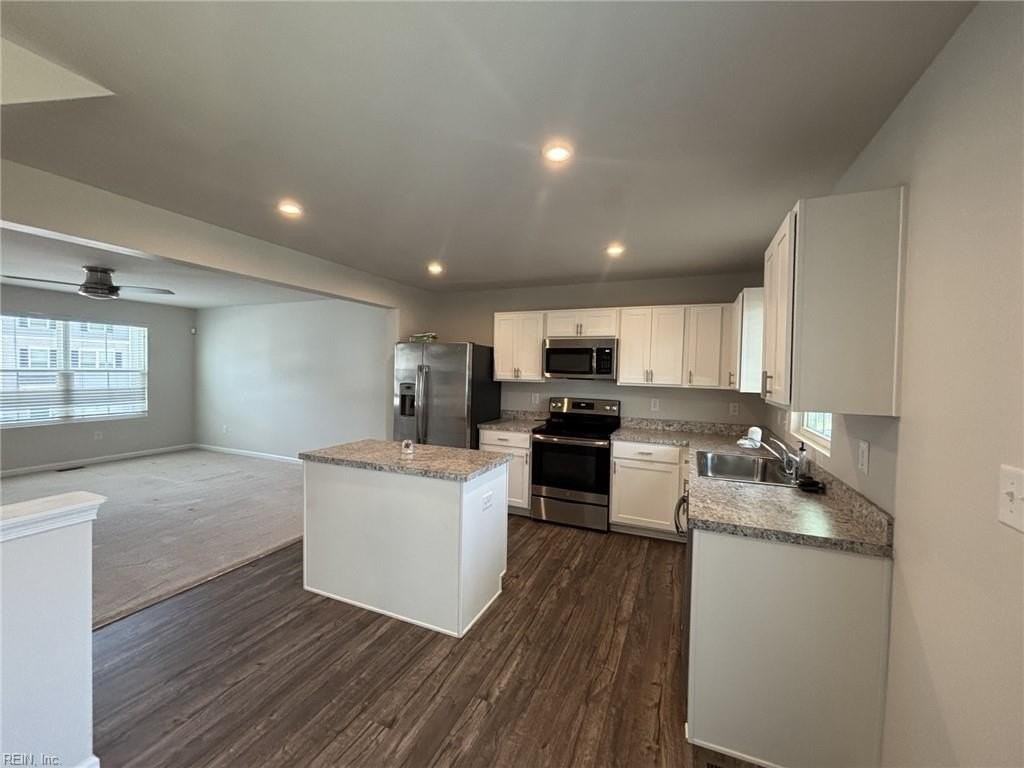 2027 Petersen Way - Photo 6 of 32