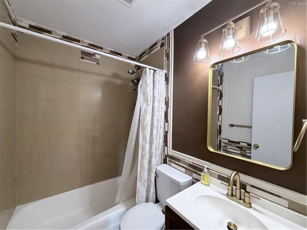 2404 Pamlico Cir - Photo 6 of 17