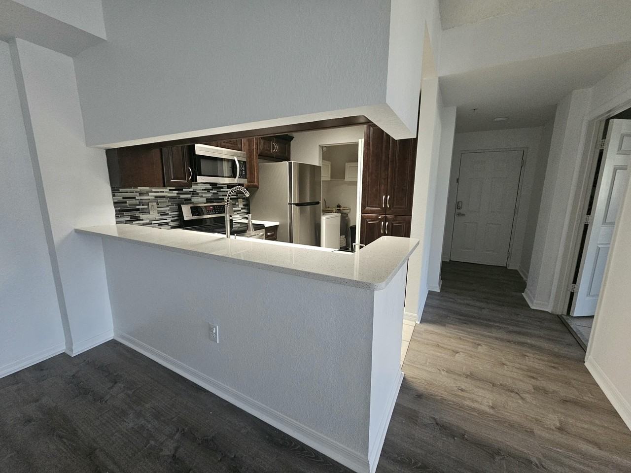 2805 Veronia Dr Apt 204 - Photo 2 of 23