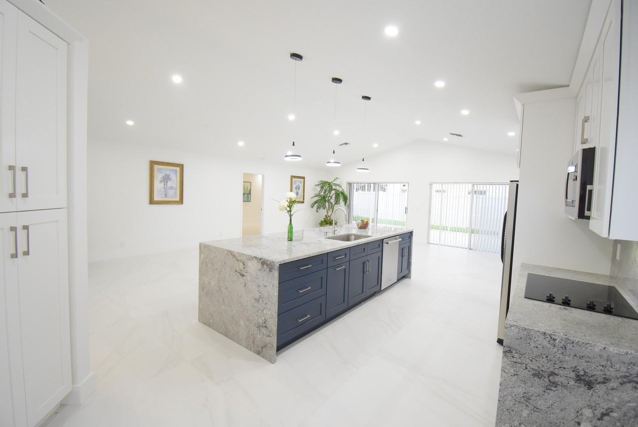 11071 Baybreeze Way - Photo 5 of 34