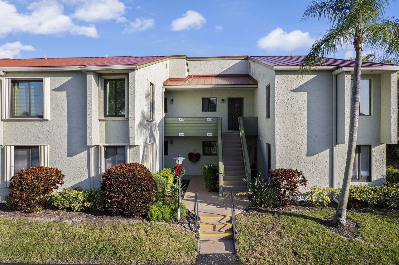 5473 Se Miles Grant Rd Apt 206 - Photo 2 of 21