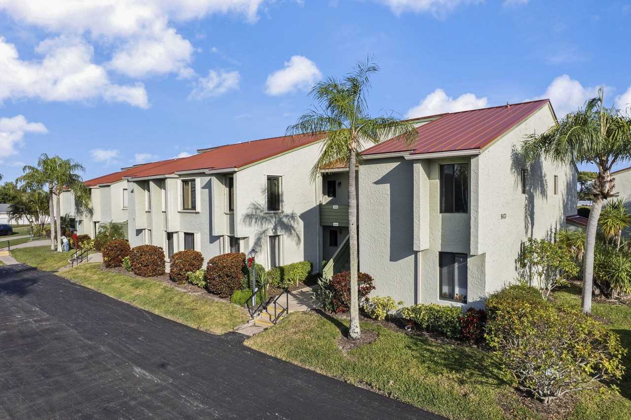 5473 Se Miles Grant Rd Apt 206 - Photo 3 of 21