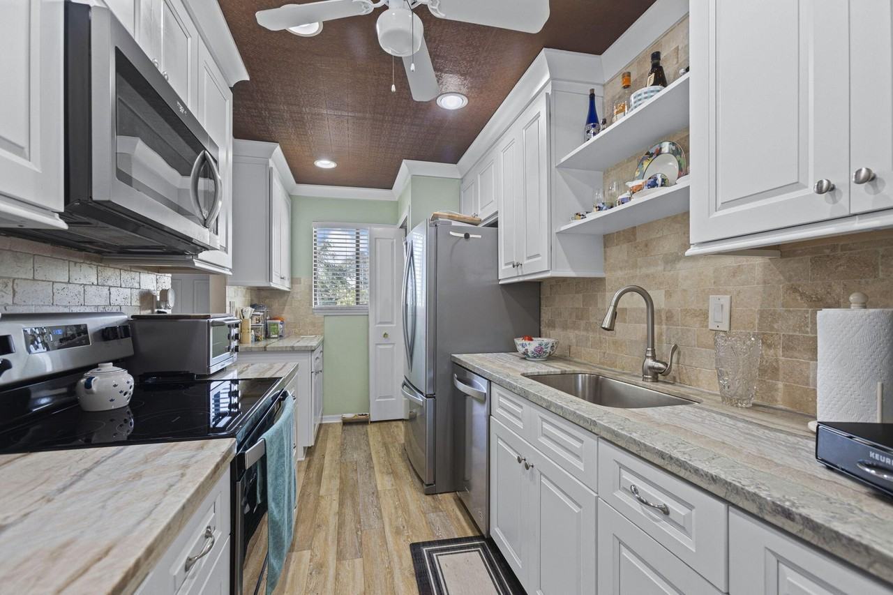 5473 Se Miles Grant Rd Apt 206 - Photo 4 of 21