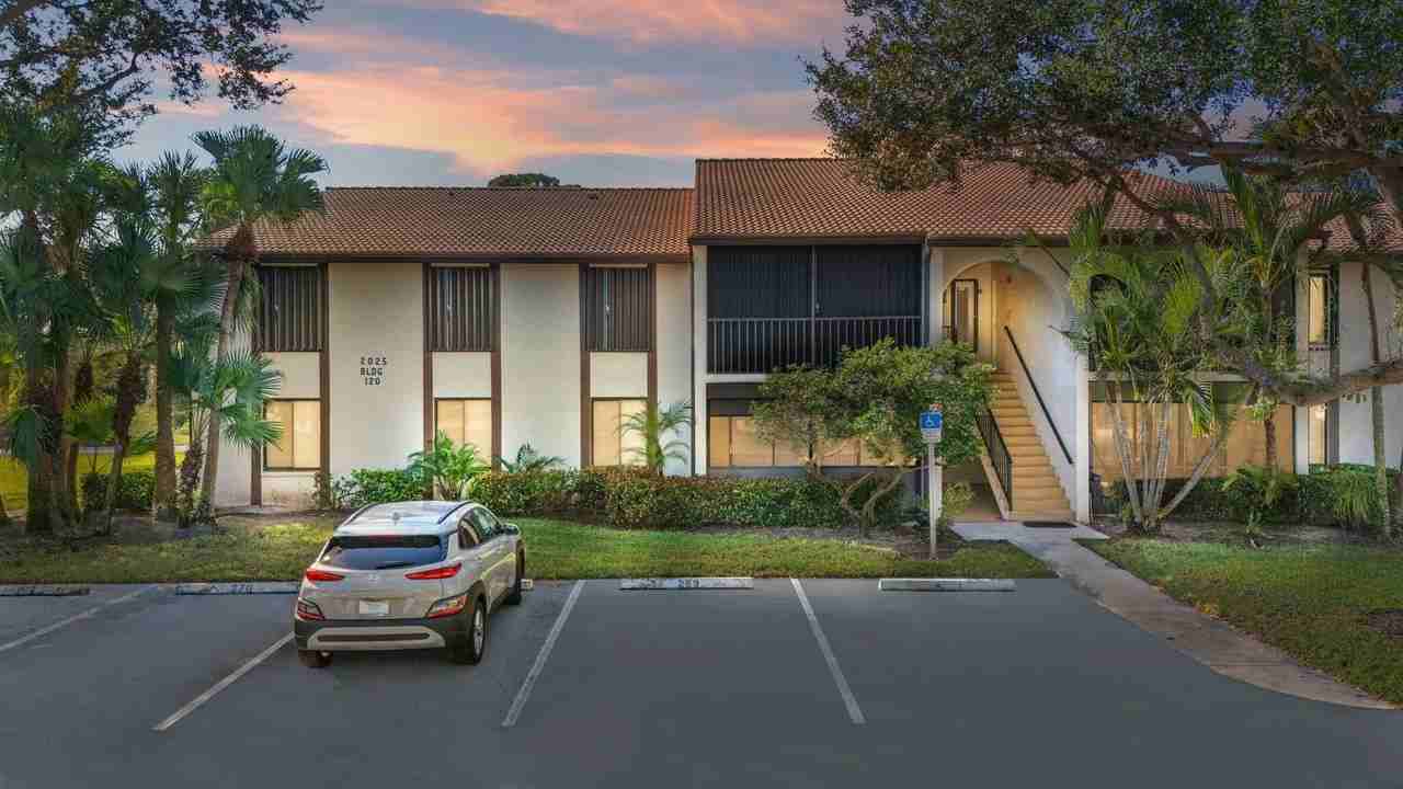 2025 Sw Silver Pine Way Apt 120-A1 - Photo 2 of 37