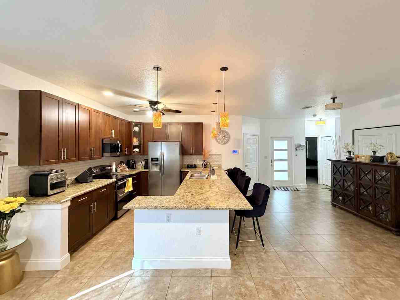 243 Sw 5th St - Photo 4 of 18