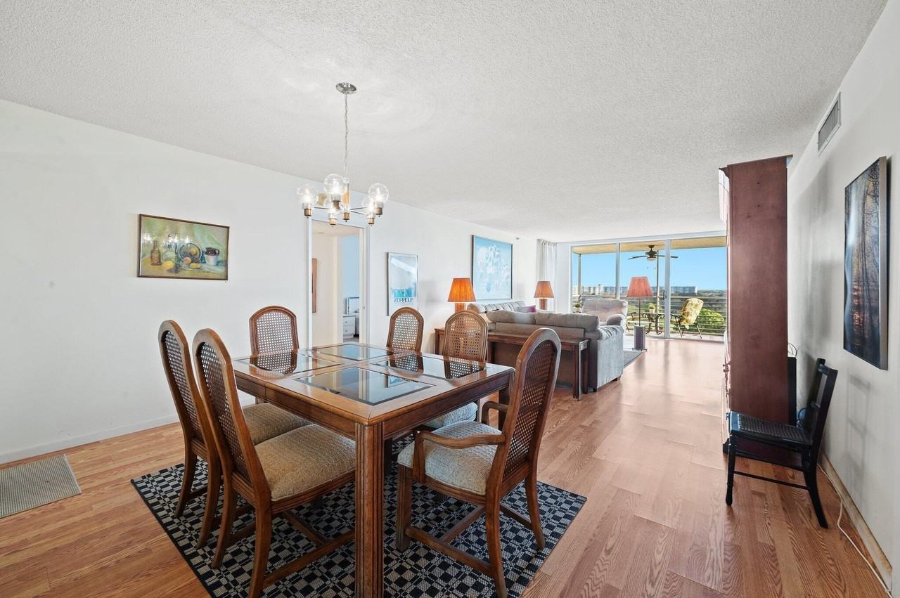 3520 Oaks Way Apt 903 - Photo 2 of 25