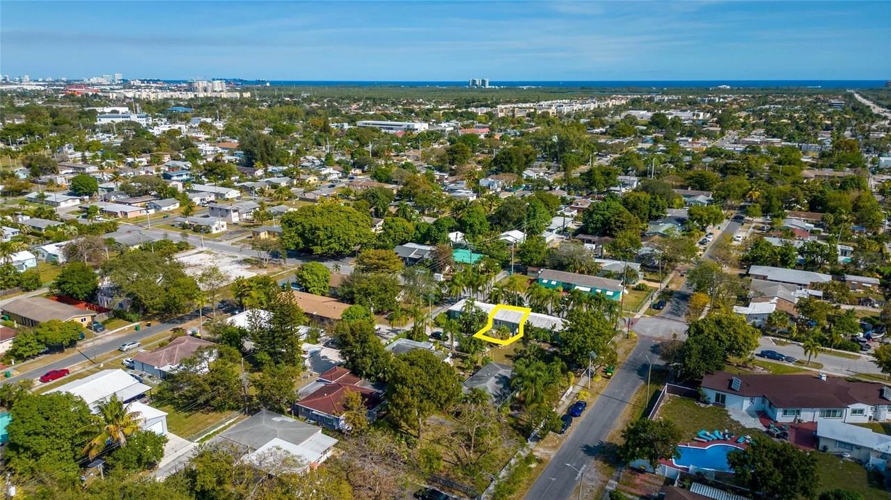 302 Sw 15th St Apt 3 - Photo 2 of 18