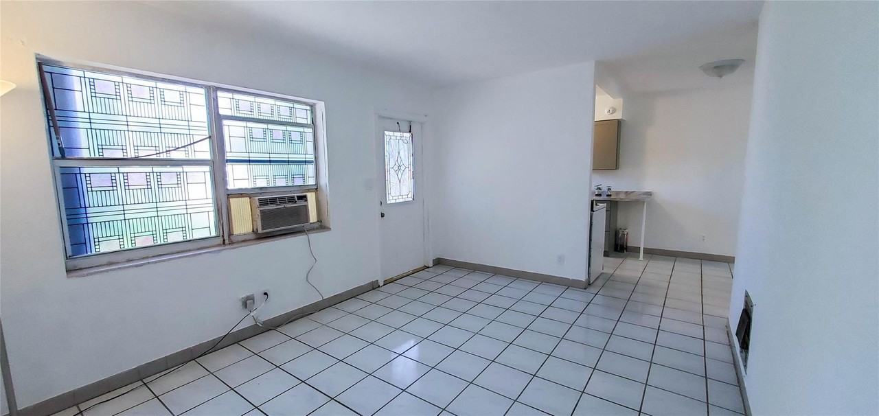 302 Sw 15th St Apt 3 - Photo 6 of 18