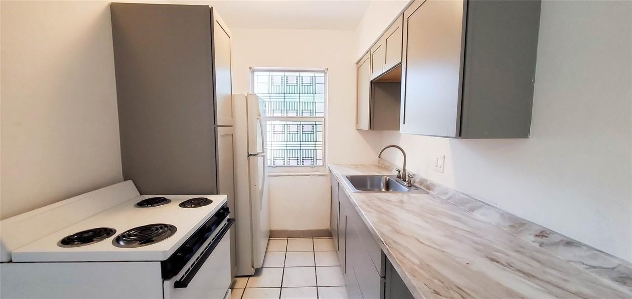 302 Sw 15th St Apt 3 - Photo 7 of 18