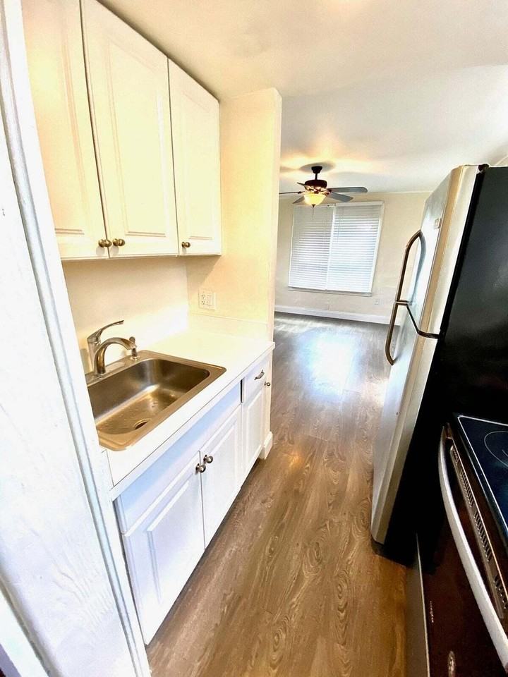 506 50th St - Photo 3 of 21