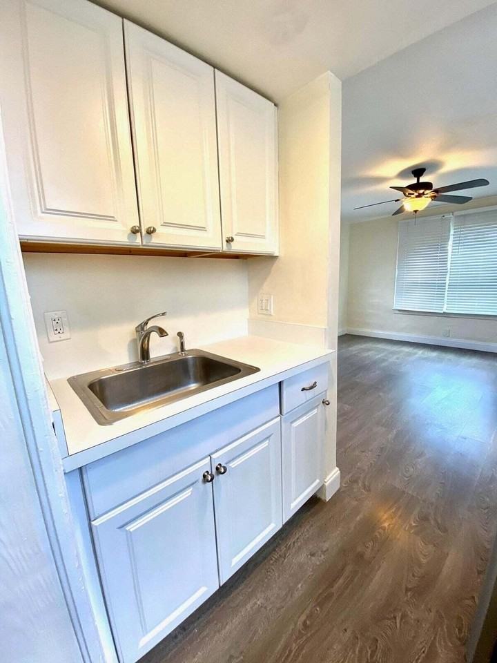 506 50th St - Photo 4 of 21