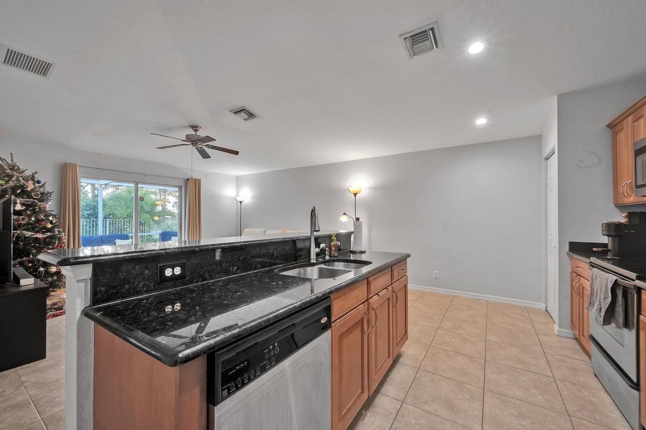 4856 Se Duval Dr - Photo 2 of 50