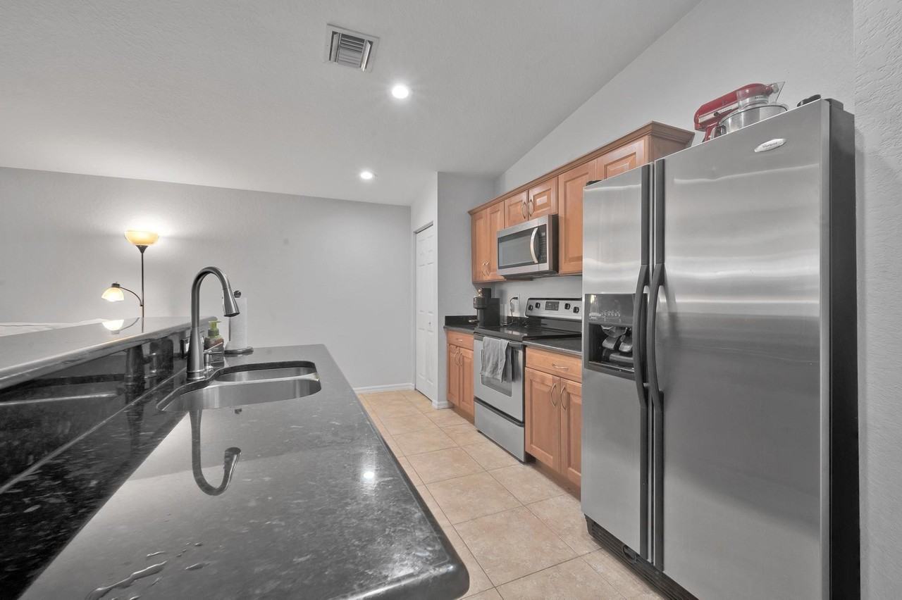 4856 Se Duval Dr - Photo 3 of 50