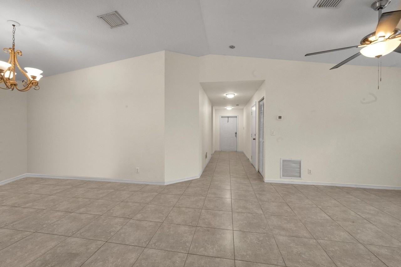 4856 Se Duval Dr - Photo 7 of 50