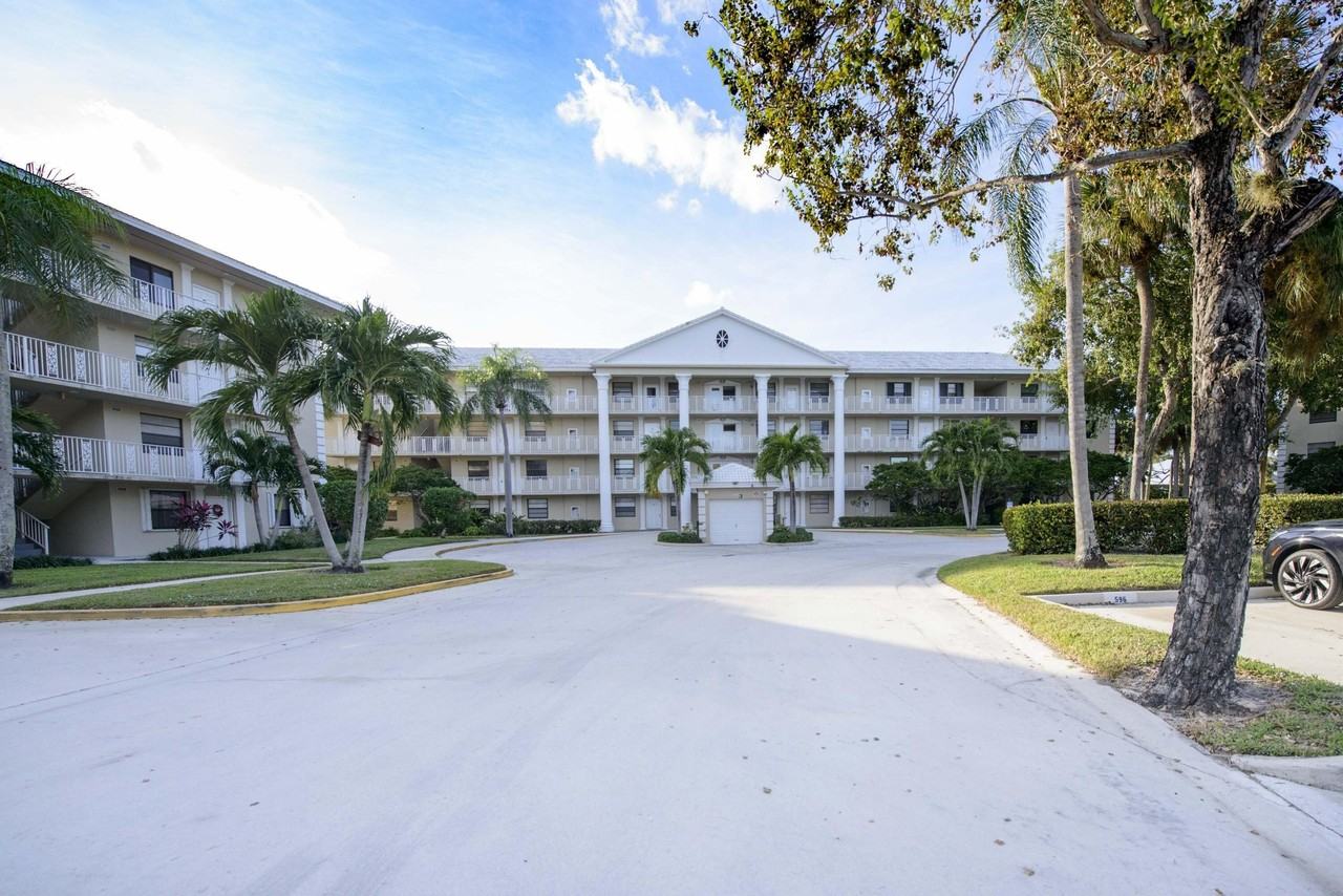 3515 Village Blvd Apt 304 - Photo 2 of 46