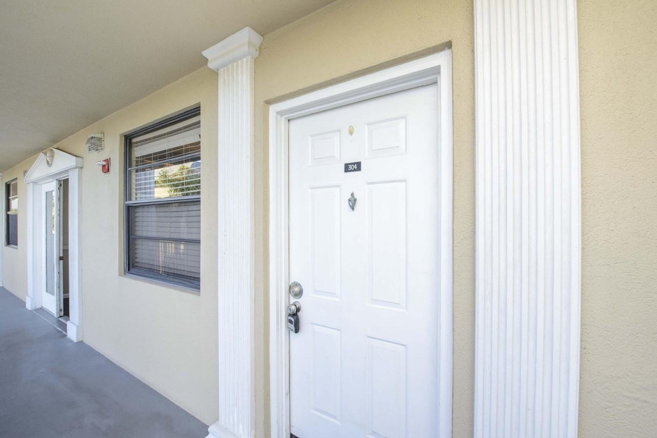 3515 Village Blvd Apt 304 - Photo 4 of 46