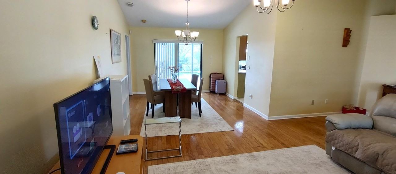 1132 Se Oriental Ave - Photo 6 of 38