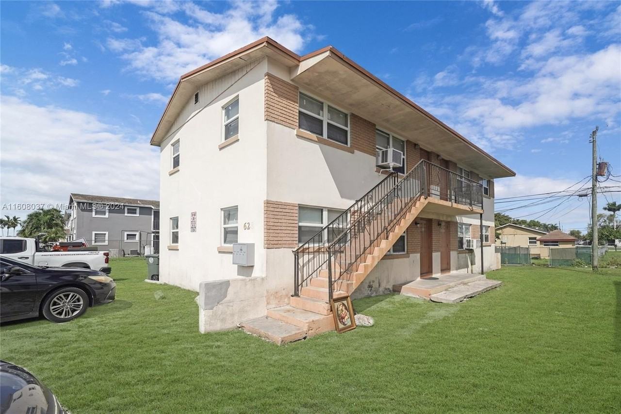 628 Sw 4th St - Photo 2 of 15