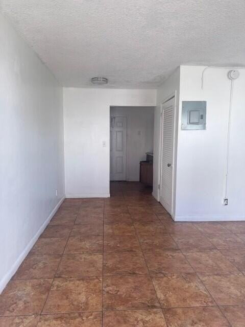 628 Sw 4th St - Photo 7 of 15