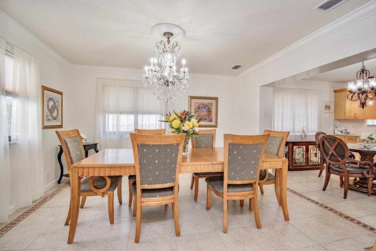 7838 Cypress Cres - Photo 7 of 24