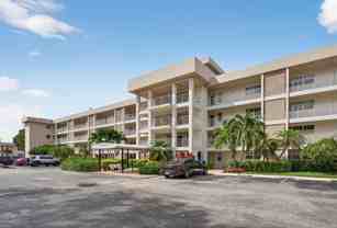 2651 S Palm Aire Dr Apt 302 - Photo 1 of 1