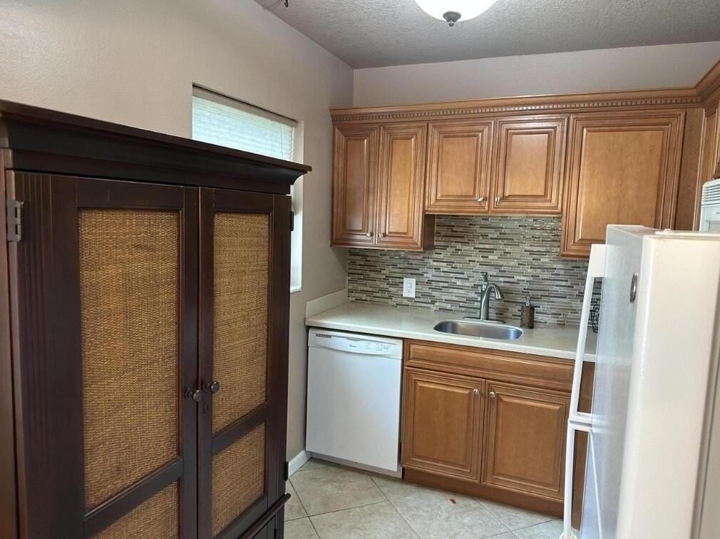 136 Coventry F Unit 136 - Photo 4 of 11