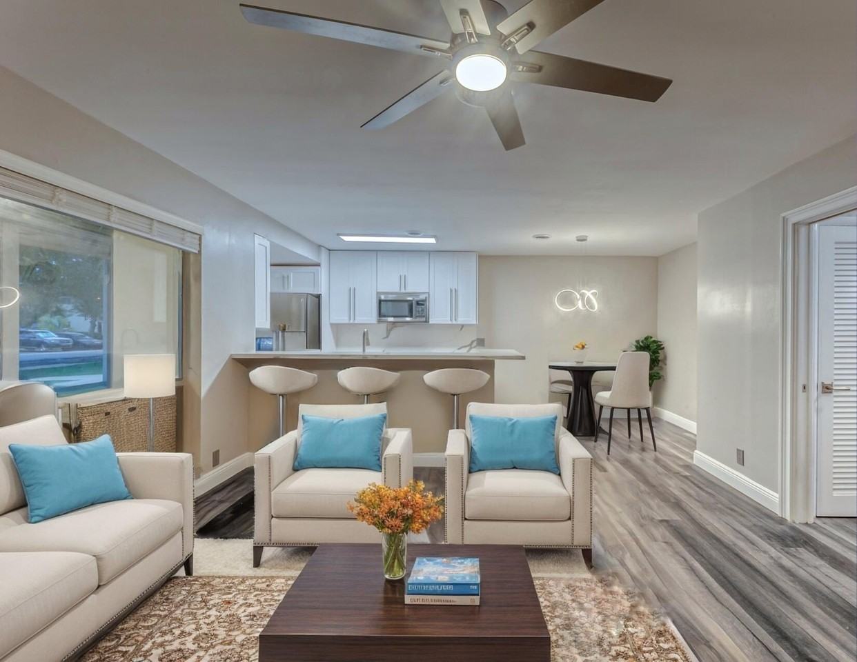 400 S Luna Ct Apt 2 - Photo 2 of 23