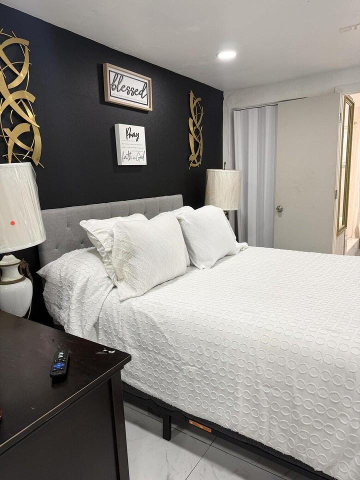 3621 Nw 3rd St - Photo 3 of 23