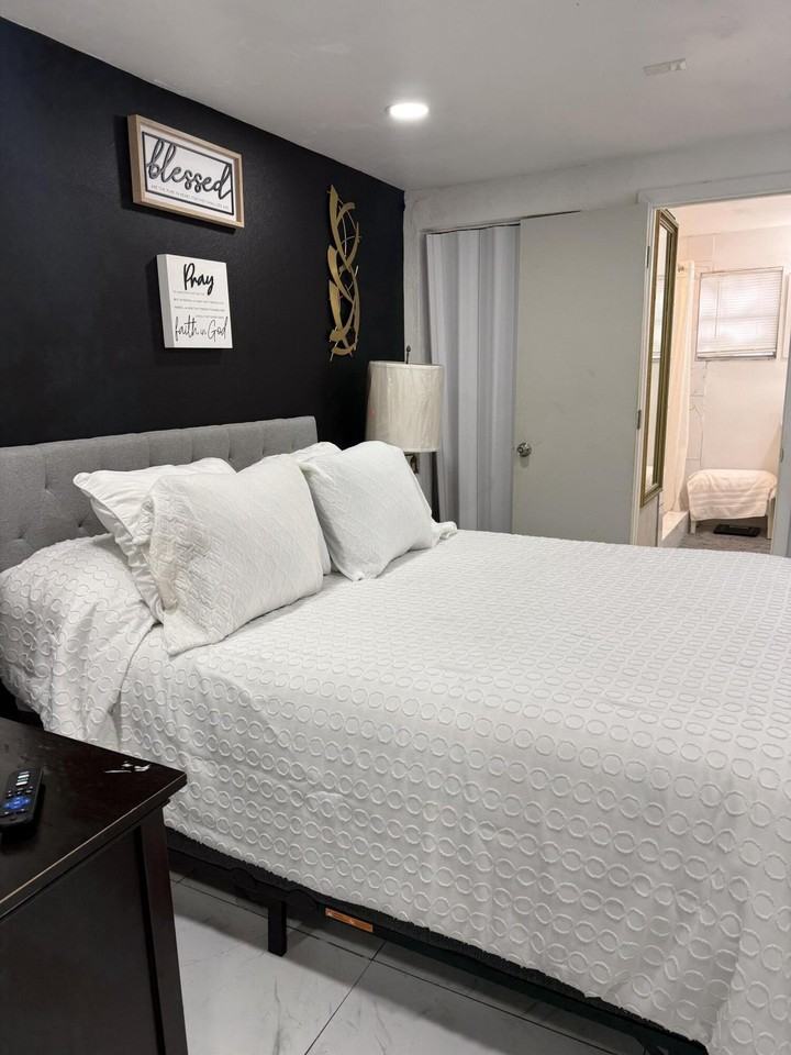 3621 Nw 3rd St - Photo 4 of 23