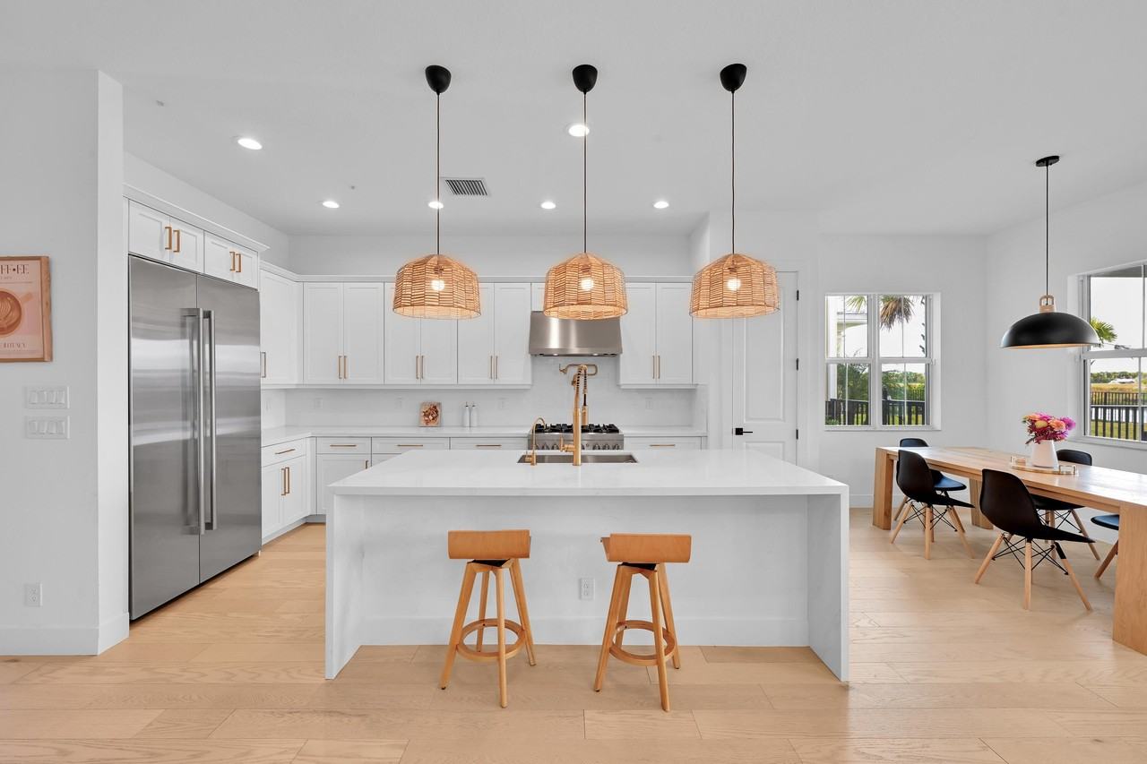 12554 Nautilus Cir - Photo 6 of 32