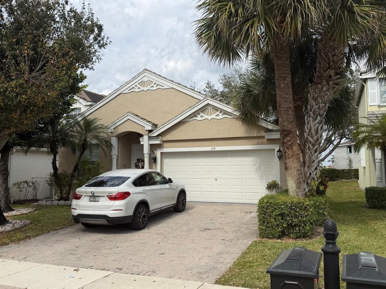 159 Berenger Walk - Photo 2 of 16