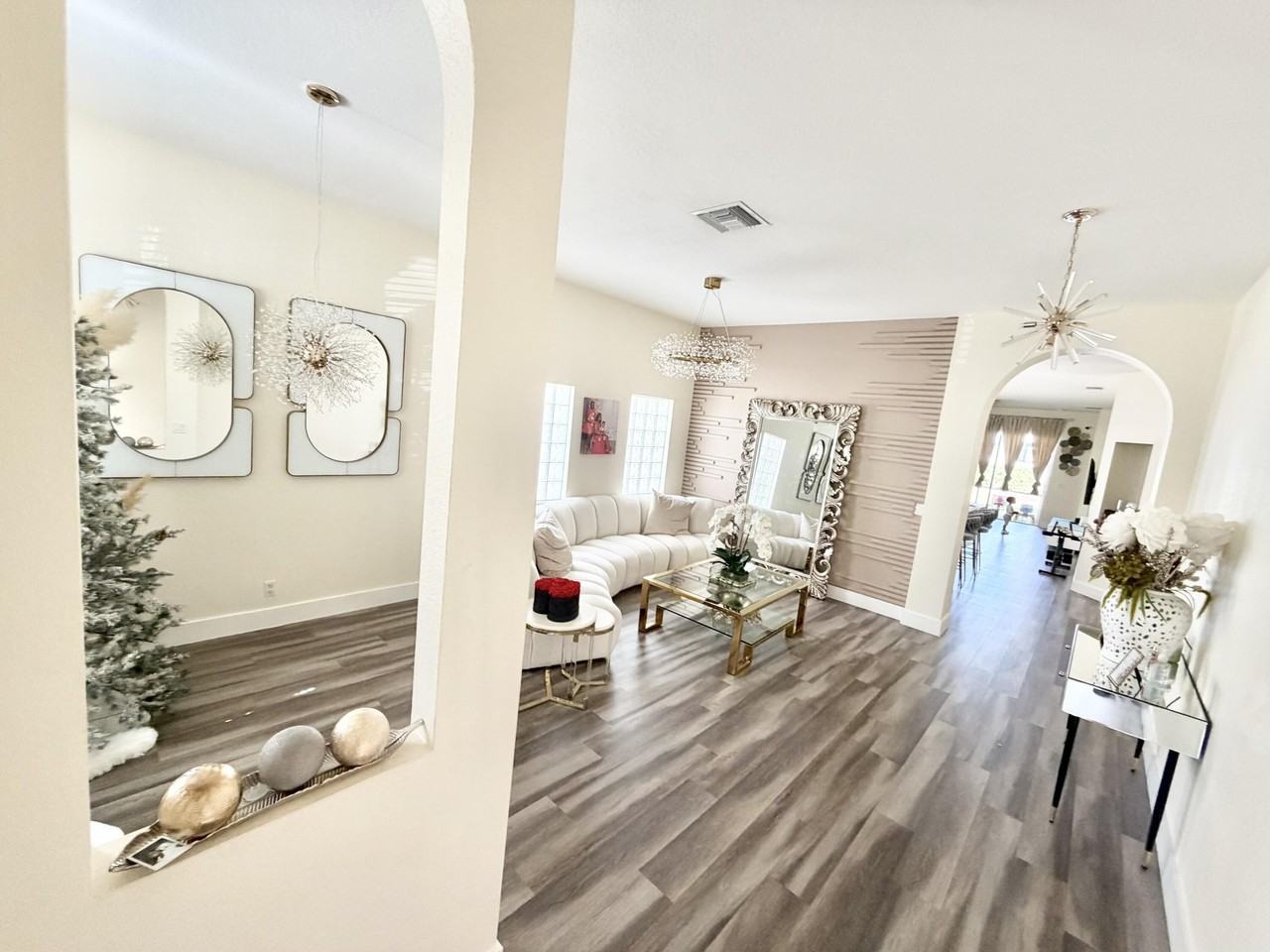 159 Berenger Walk - Photo 3 of 16