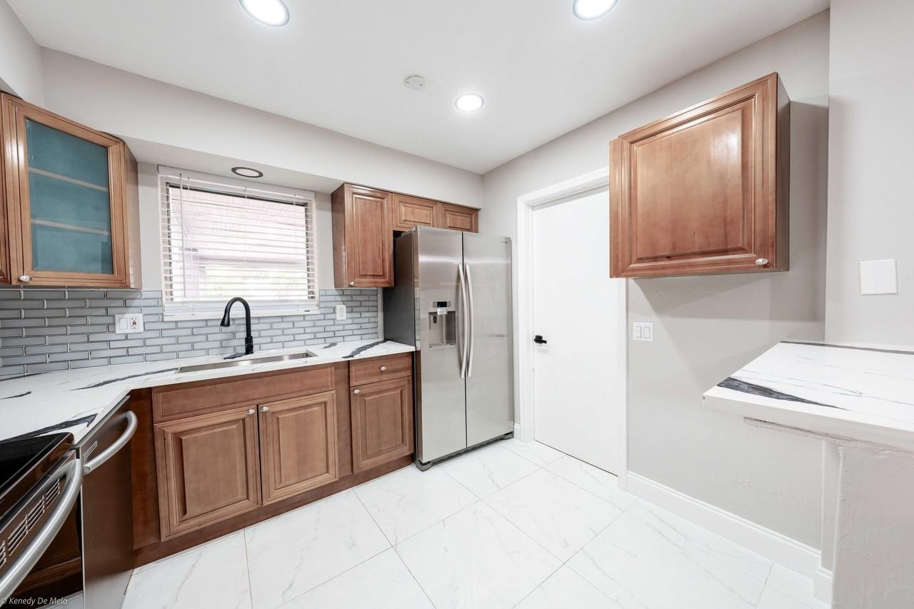 120 Sw 29th Ter - Photo 6 of 30