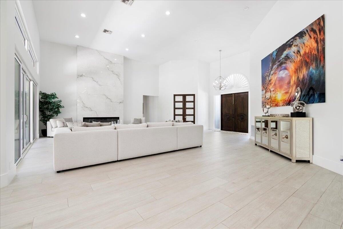 2313 Golf Brook Dr - Photo 5 of 47