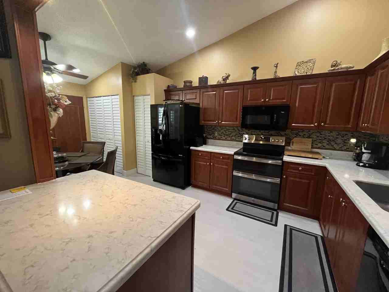 6108 Petunia Rd - Photo 7 of 35