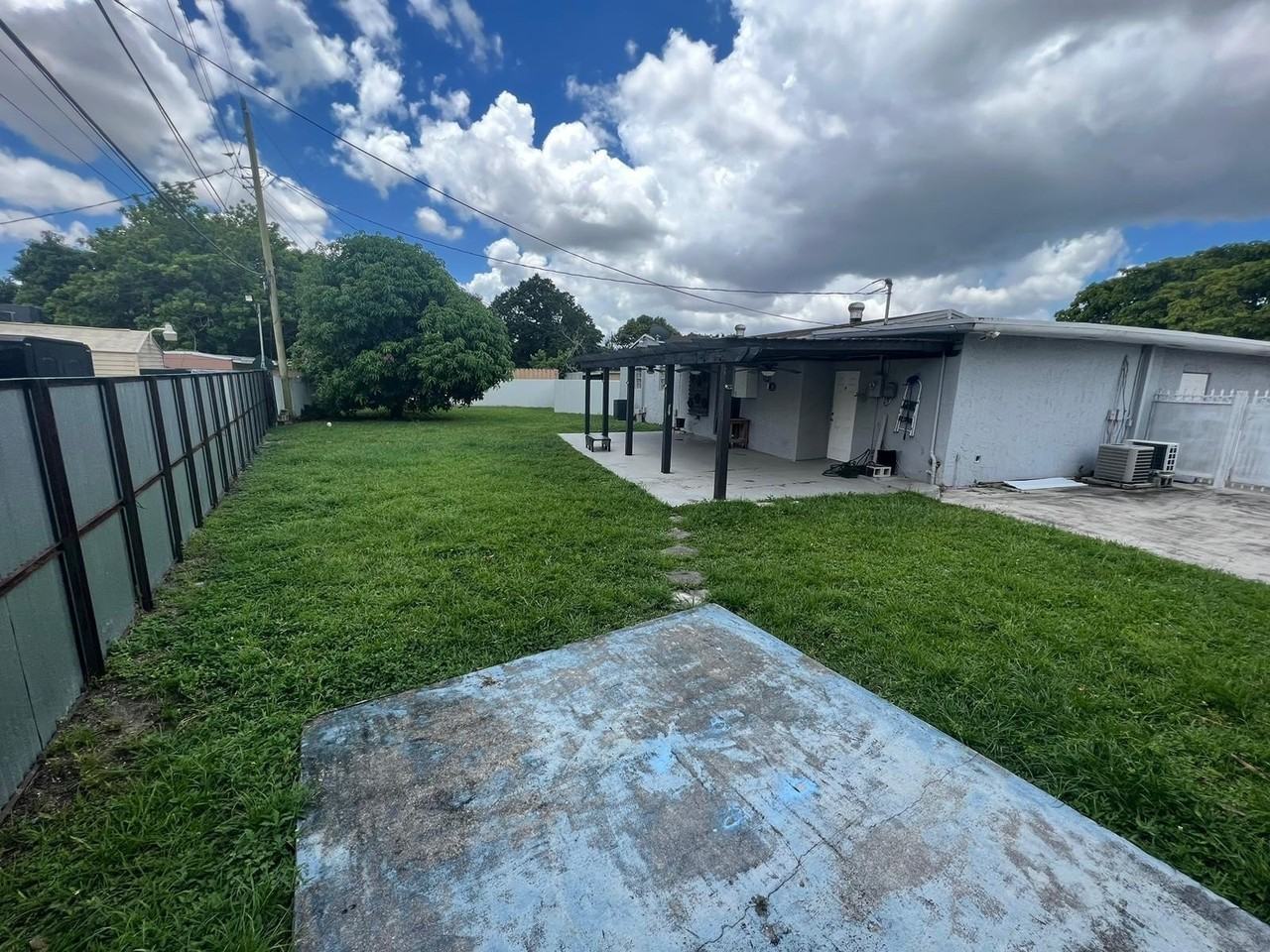 17131 Nw 44th Ave - Photo 2 of 14