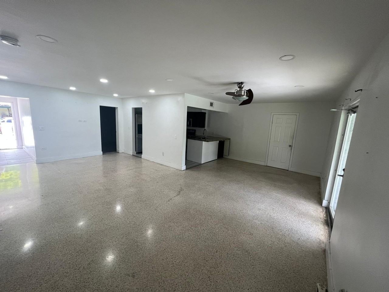 17131 Nw 44th Ave - Photo 6 of 14