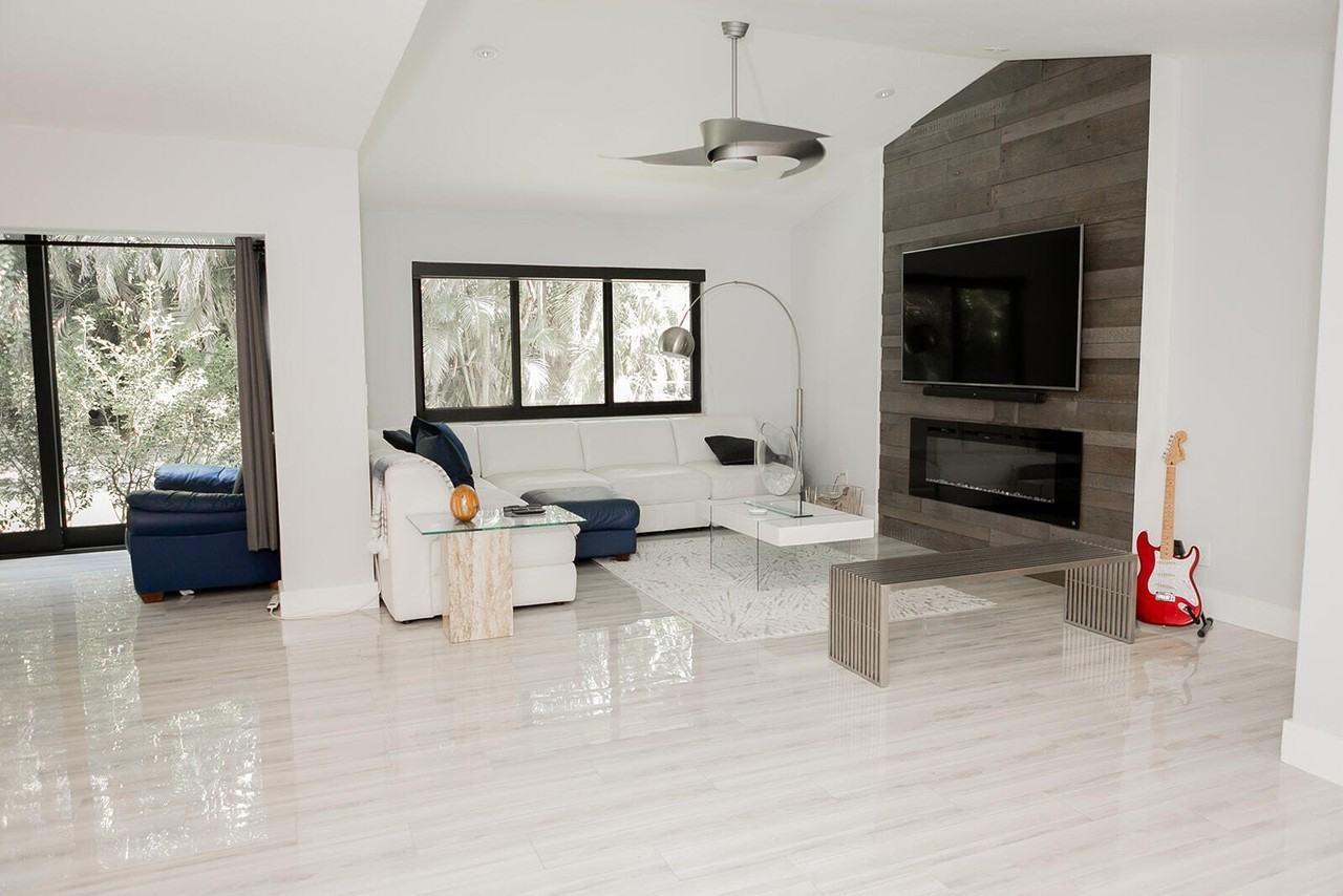 5700 Coach House Cir Apt D - Photo 2 of 20