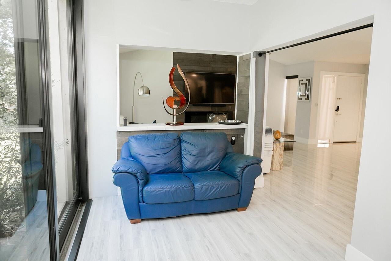 5700 Coach House Cir Apt D - Photo 6 of 20