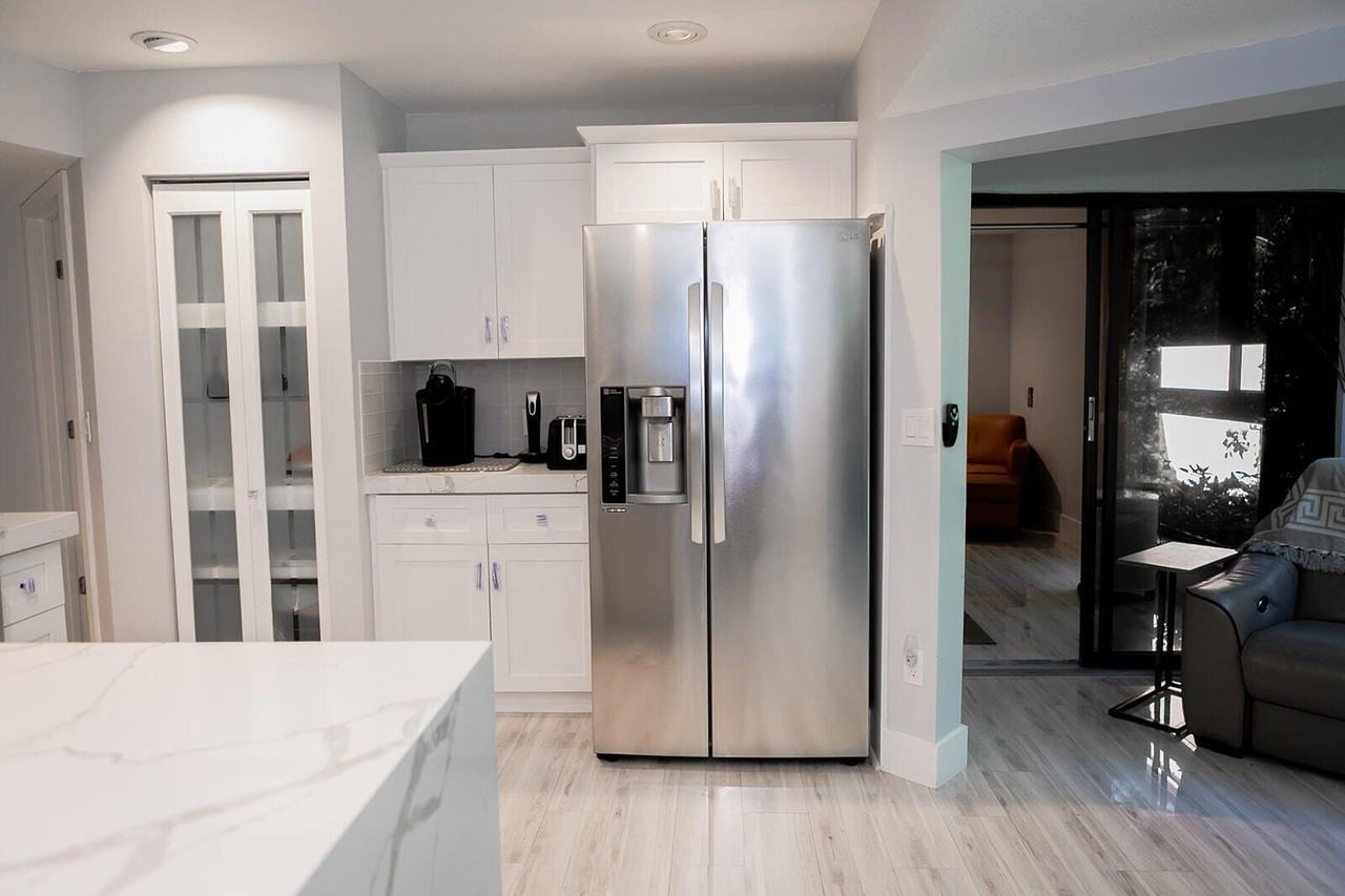 5700 Coach House Cir Apt D - Photo 7 of 20