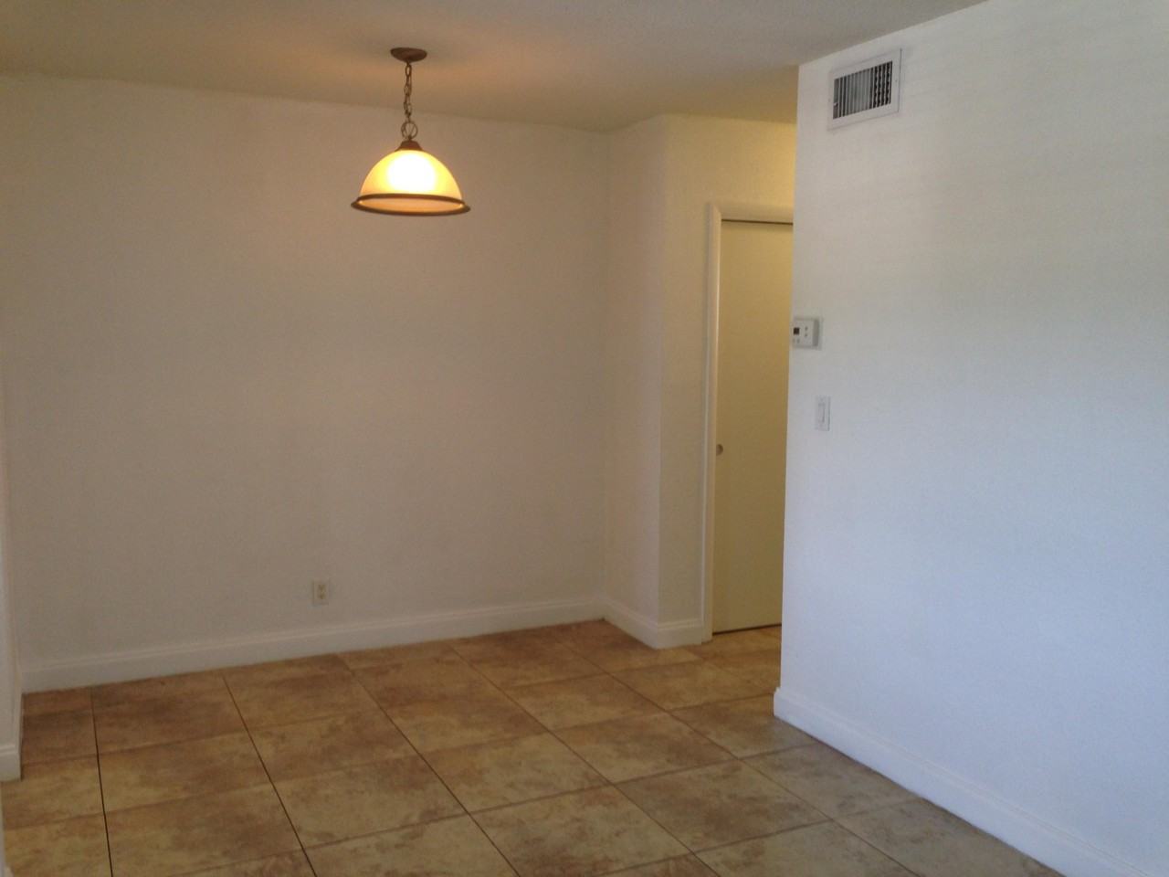 1820 Ne 56th St Apt 5 - Photo 7 of 15