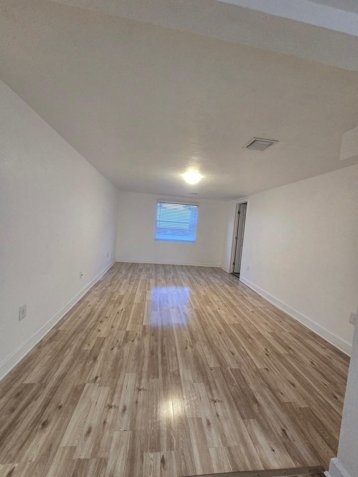 3901 Lakewood Rd Unit B - Photo 5 of 13